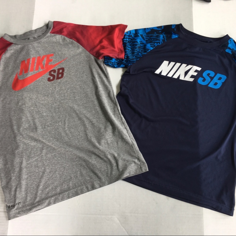 2 Nike SB, Dri-Fit, Boys Youth T-shirt, XL